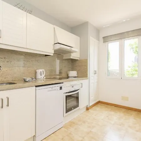 Villa Ocean Breeze - Steps Away From The