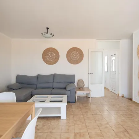 Ocean Breeze - Steps Away From The Villa *