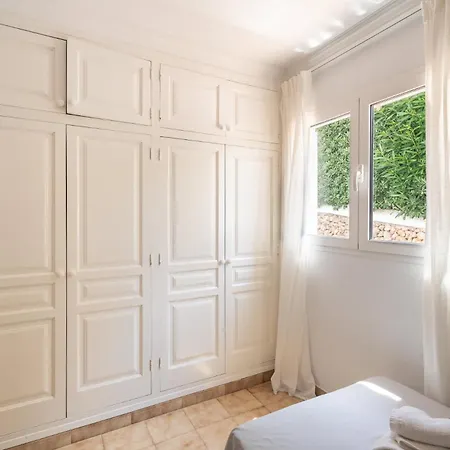 Villa Ocean Breeze - Steps Away From The