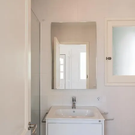 Ocean Breeze - Steps Away From The Vila *