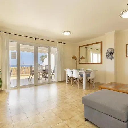 Ocean Breeze - Steps Away From The Villa *