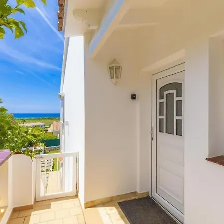 Villa Ocean Breeze - Steps Away From The