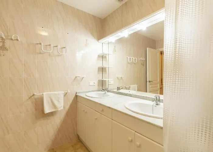 Ocean Breeze - Steps Away From The *